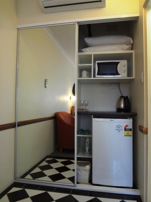 Three Explorers Motel Katoomba Room photo