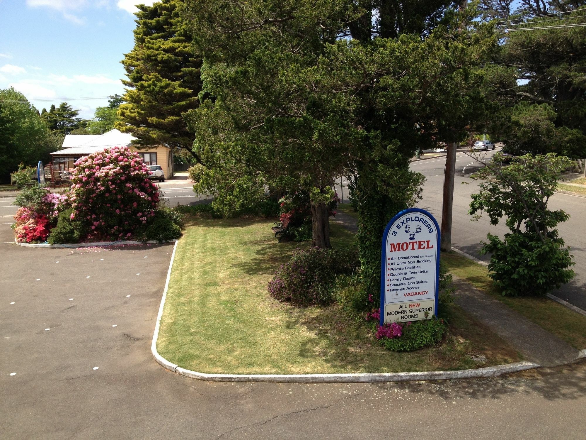 Three Explorers Motel Katoomba Exterior photo